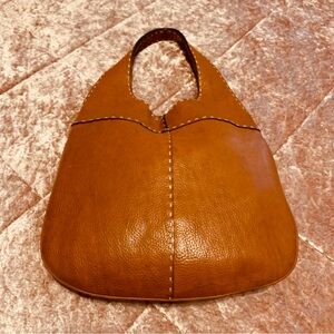 Vtg Luxury Adrienne Vitadini Tan Leather Hobo Bag exposed white stitching